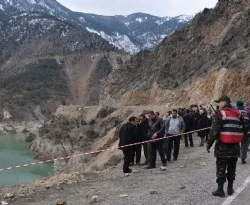 Baraja uçan otomobil bulunamıyor