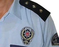 Başkomiserin parmağı koptu