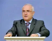 Cemil Çiçek'in Genelkurmay'a gitmesi vahim