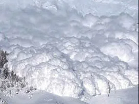 Çığ: 15 ölü, 54 kişi kar altında