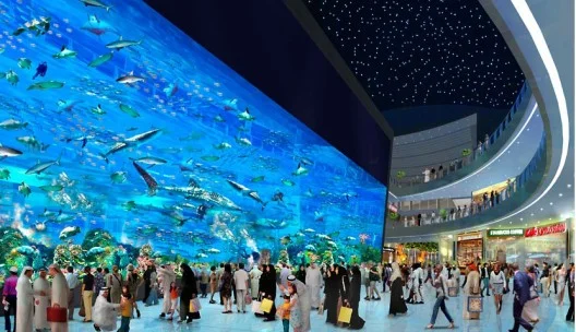 Dubai'deki dev akvaryumda sızıntı meydana geldi