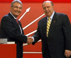 Eski Bakan da eylemde