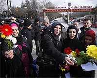 GATA önünde başörtüsü eylemi
