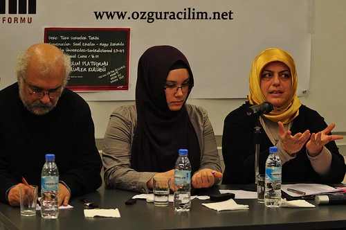 'Güle güle oturun paşam!'