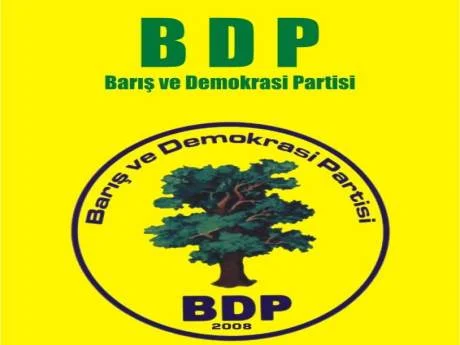 Kongrede PKK bayrağı açıldı