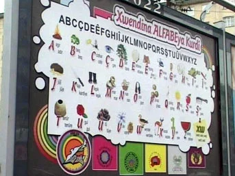 Kürtçe alfabe bilbordlarda