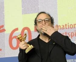 Semih Kaplanoğlu 'Altın Ayı'yı aldı