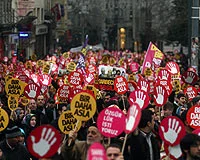Taksim'de 'Darbelere Hayır' mitingi