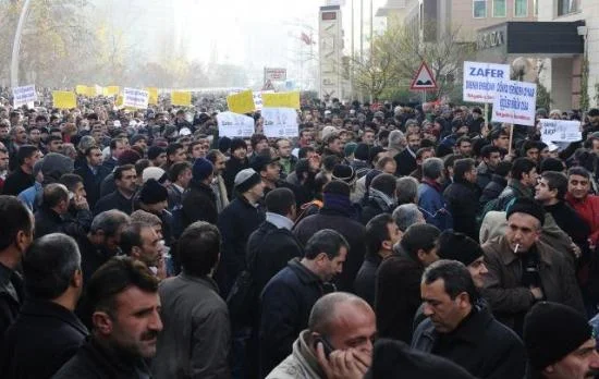 TEKEL işçilerini protesto ettiler