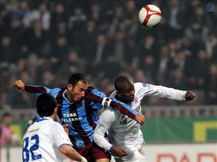 Trabzonspor Avni Aker'de 2 puan bıraktı