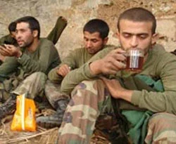 'Türk askeri teslim olmaz, silahını bırakmaz'