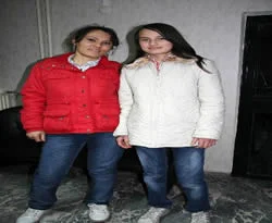 Anne-kız 7. sınıfı birlikte okuyor