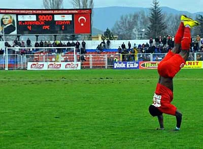 Bank Asya'da Karabüklü Emenike fırtınası