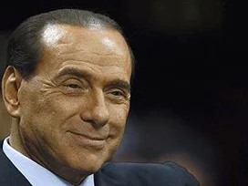 Berlusconi'yi kurtaran kararnameye onay