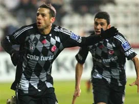 Beşiktaş 4 futbolcusuyla anlaştı