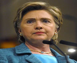 Clinton, hem eleştirdi hem destekledi