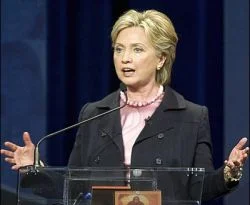 Clinton: İsrail ile dostuluğumuz bozulmaz