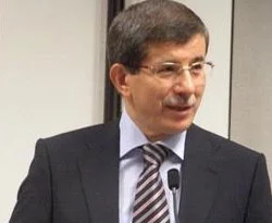 Davutoğlu'nun uçağı, zincirleme kazaya karıştı