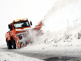 Doğu'da 144 köy yolu ulaşıma kapandı