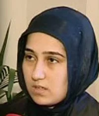 Doktor, başörtülü anneden özür diledi