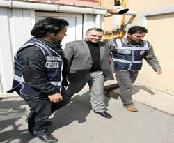 Ergenekon şüphelilerinin sorgusu sürüyor