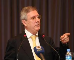Fenerbahçe'de devrim gibi karar