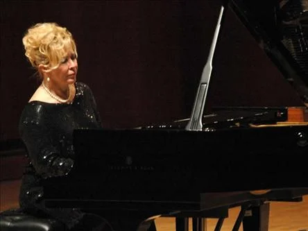 Gülsin Onay'ın Resital Geliri Elazığ'a