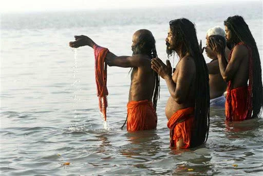 Hindistan'da 5,6 büyüklüğünde deprem