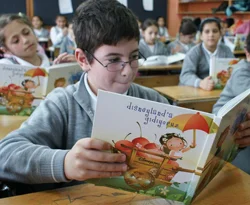 İlköğretim öğrencilerine diz üstü bilgisayar