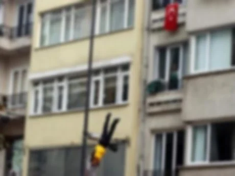 İntihar ederken başkasını öldürdü