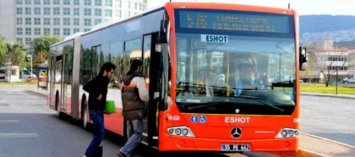 İzmir'de başörtülü öğrenciye indirim yok