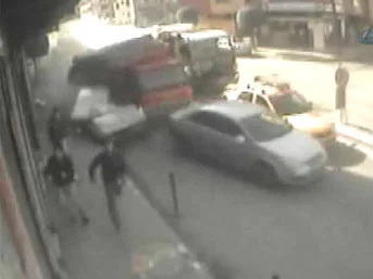 Kamyon dehşet saçtı