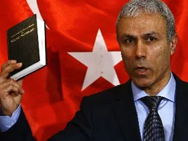 M. Ali, Ağca, yeni İncil ve Tevrat yazdı