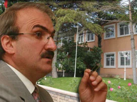 Mezraya okul ve yol için 'Vali Konağını' sattırdı