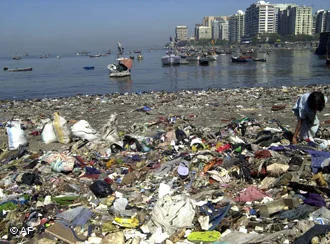 Plastikler denizleri tehdit ediyor