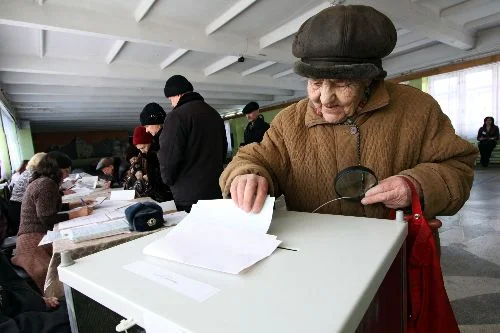 Putin geriledi, muhalefet atakta