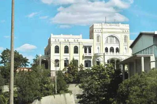Sahte eser sergileniyor