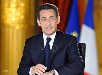 Sarkozy hezimete uğradı