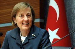 STK'lardan Bakan'a destek geldi