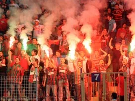Taraftar, kulüp başkanını istifa ettirdi