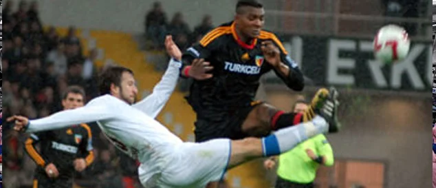 Tek gol Trabzon'u devirdi