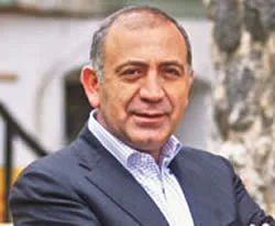 Tekin: Komutanlar da cezaevine girebilir