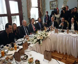 Topbaş, sanatçılarla buluştu