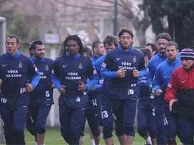 Trabzonspor 3 eksikle çalıştı