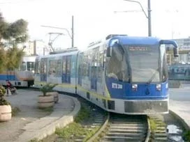 Tramvay öğrencilere çarptı: 2 ölü
