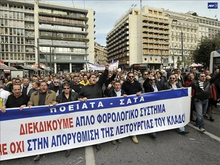 Yunanistan'da kaos ortamı