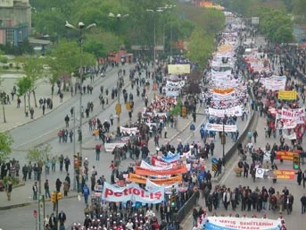 "1 Mayıs'ta Taksim'de bomba patlayacak"