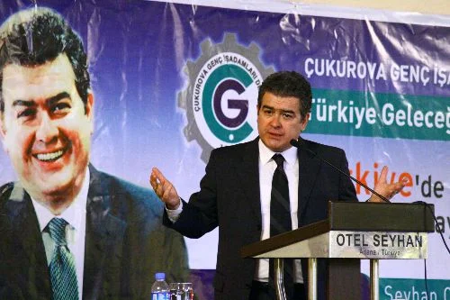 'Anayasa yeterli değil'