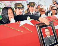 Asker aileleri TSK mayınının peşinde