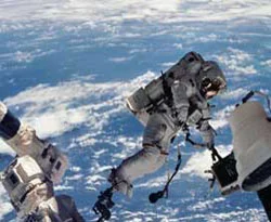 Astronotlar uzay yürüyüşünde